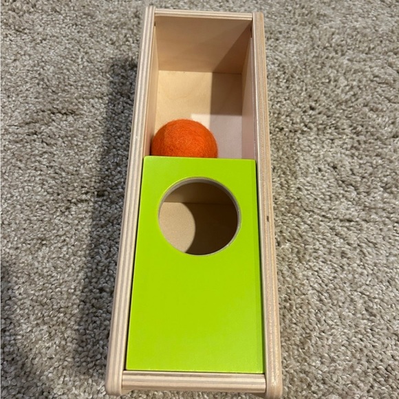Lovevery Sliding Top Box 11-12 Months Thinker Play Kit Red/ Orange Felt Ball - Picture 6 of 8